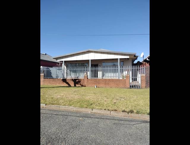 3 BEDROOM HOUSE FOR SALE IN FOREST HILL